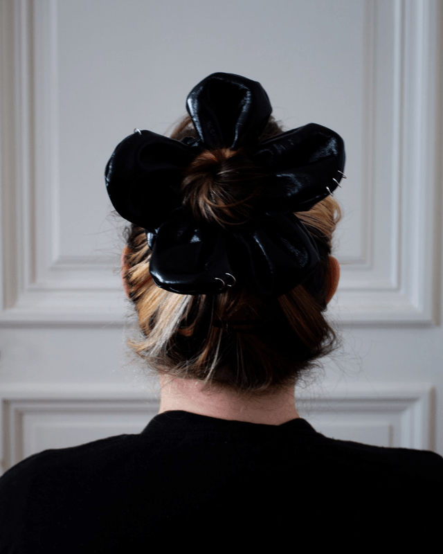 Scrunchy Fleur – Simili cuir