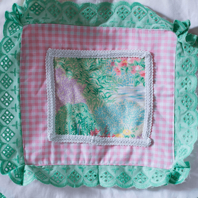 Tote Bag – Motif vichy rose et paysage bucolique
